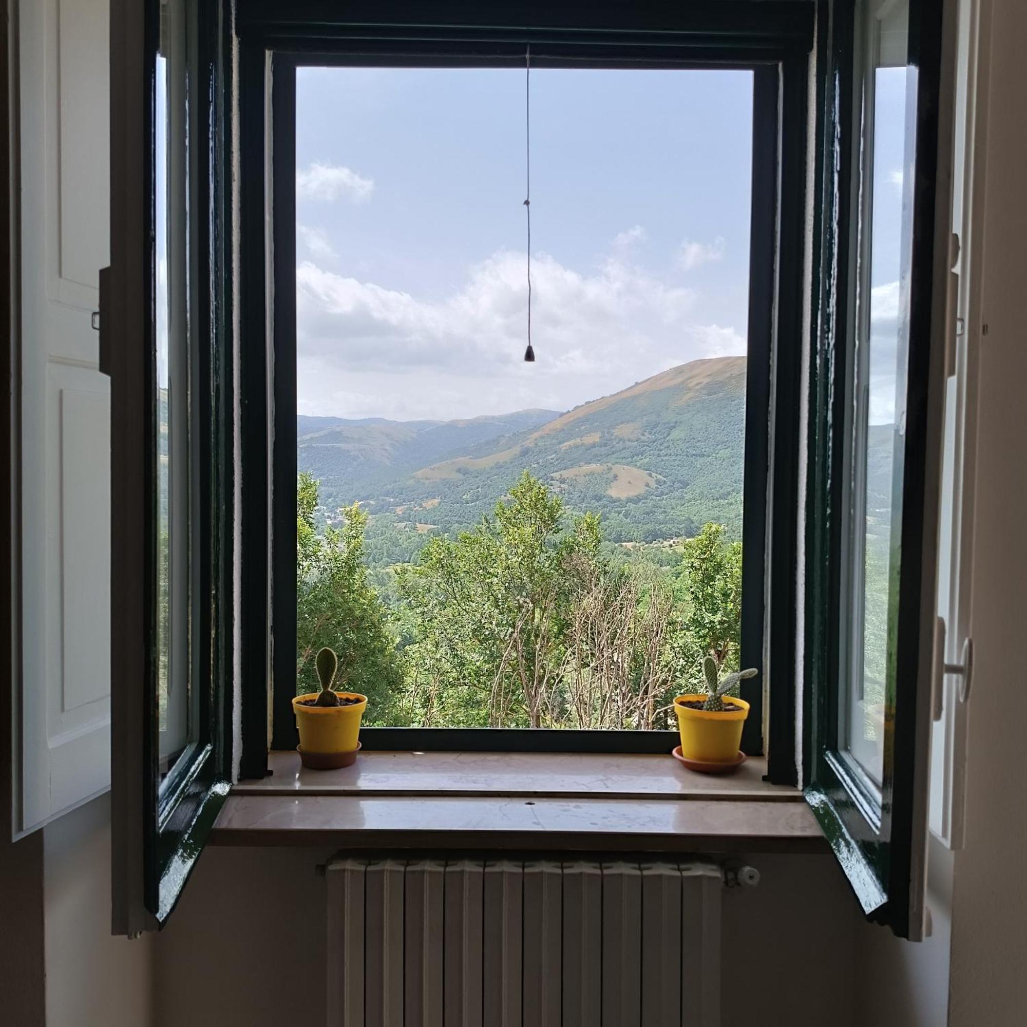 Casina In Collina Con Vista Suggestiva Apartment Muro Lucano Exterior photo